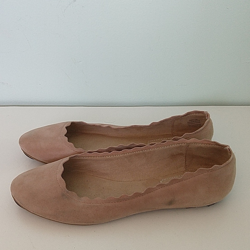 Shoes - Picture 2 of 4